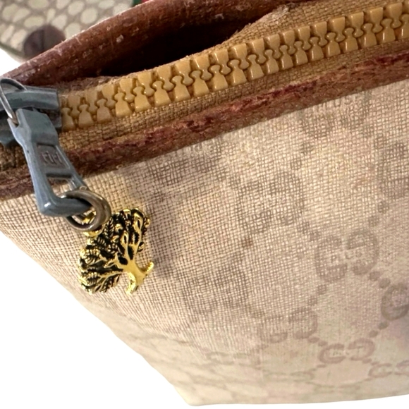 GUCCI Clutch with unbranded gold chain - Picture 2 of 11